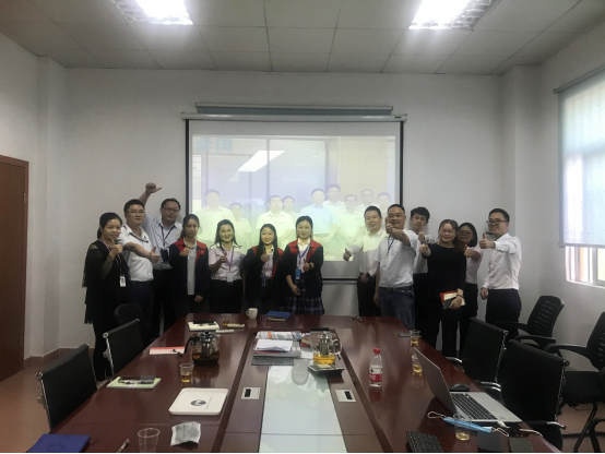 ky(中国)官方网站,ky登录入口软件与炎墨合影